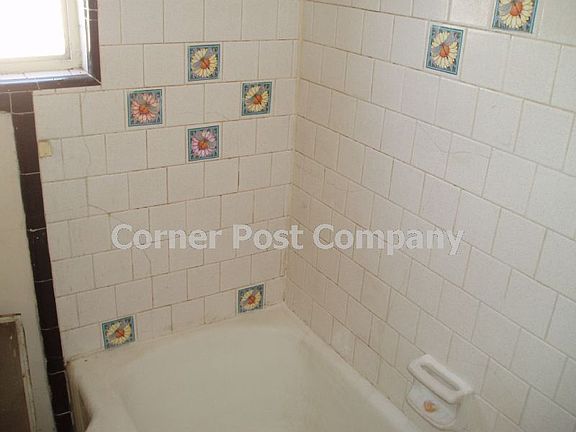 5th image of 304 Jefferson St NE APT 4