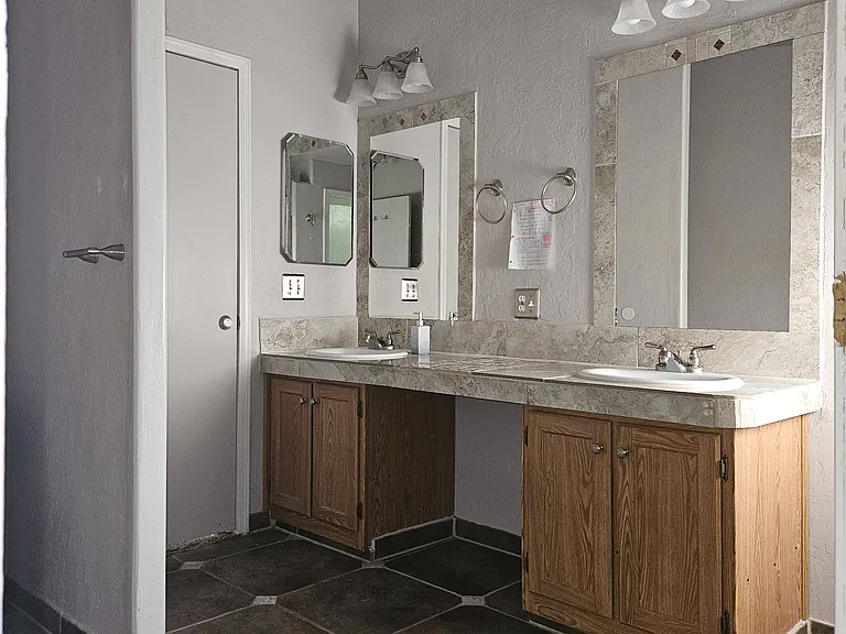 1510 W Ruth St — Photo 5