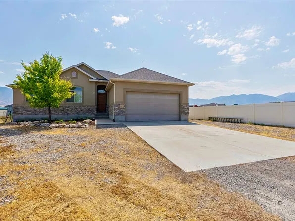 4364 N Rose Springs Rd W, Tooele, UT 84074