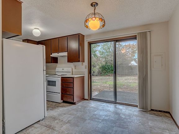2nd image of 1130 SW Harrier Cir APT 2
