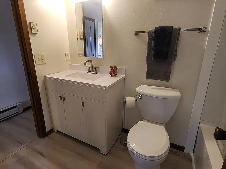 1045 Greenwood Ct — Photo 17