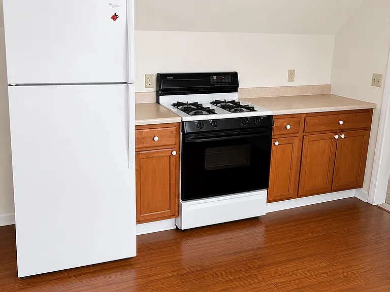 10 Barrows St #3 — Photo 6