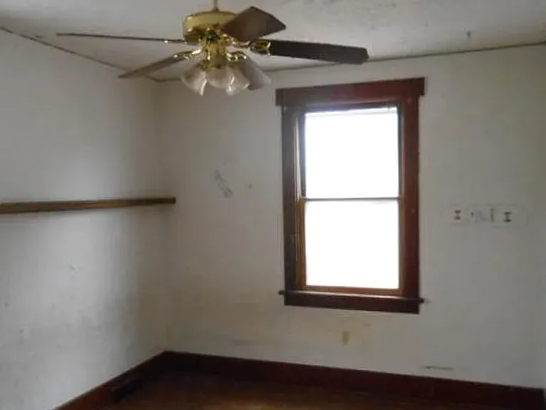 2410 Crown Point Ave #MAIN — Photo 8