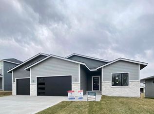 913 Orchard Hills Dr, Norwalk, IA 50211