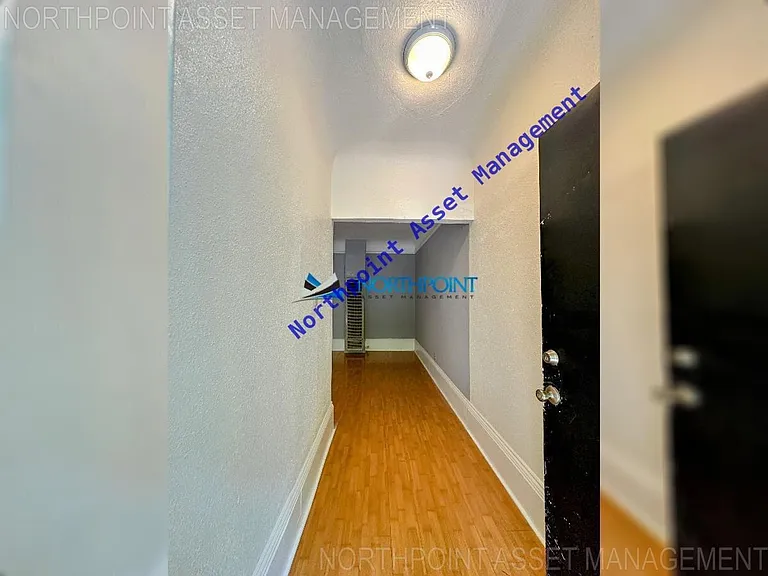 1401 F St #3 — Photo 16