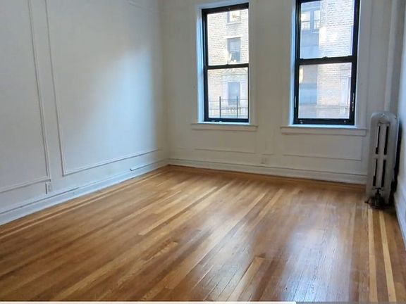 2nd image of 835 W 176th St APT 2B