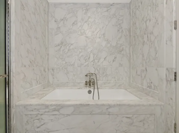 20 East End Avenue image 17 of 31