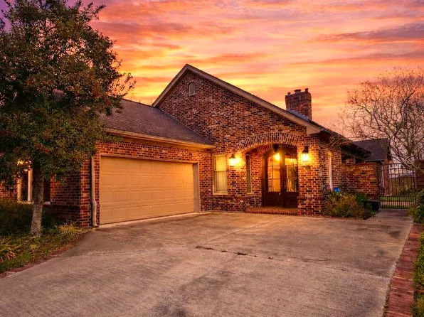 1 Waterford Gdns, Orange, TX 77630