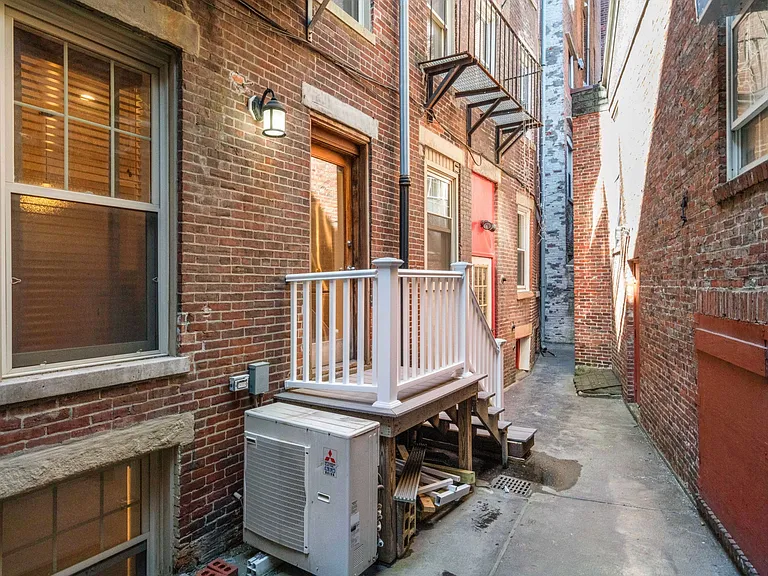 10 Hanover Ave #1 — Photo 9