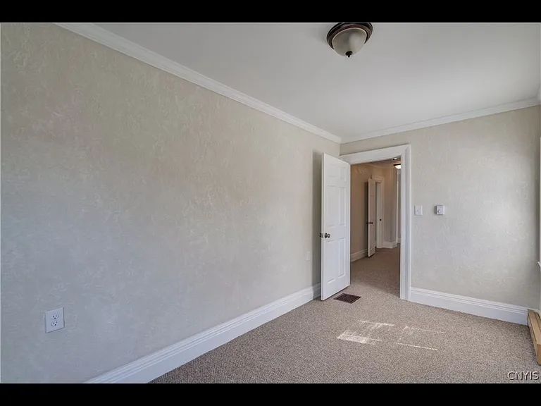 421 S Massey St — Photo 34