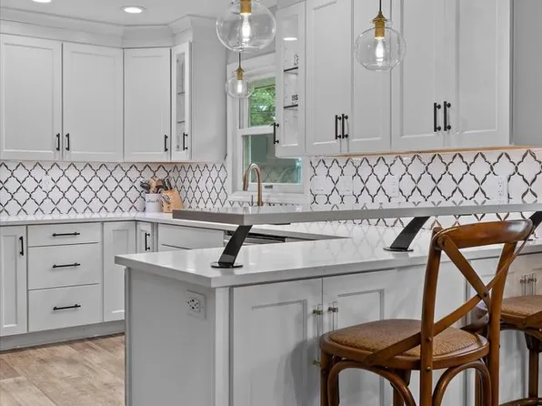 5636 North River Forest DRIVE, Glendale, WI 53209