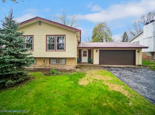 18948 Boulder Ct, Homewood, IL 60430