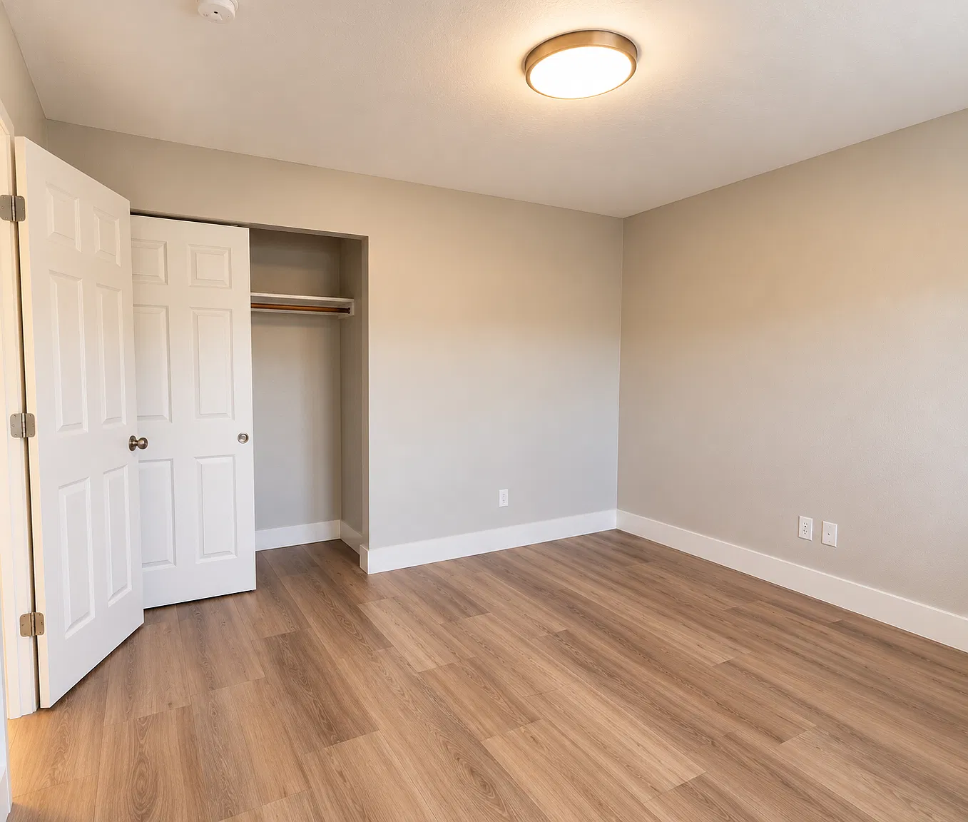 3 bed, 1.5 bath, 1065 sqft, $1,900 — Photo 1