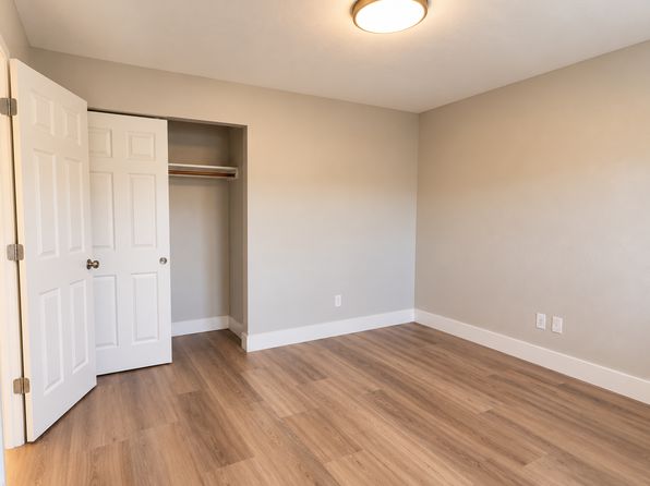 1267 SE Holman Ave APT 4