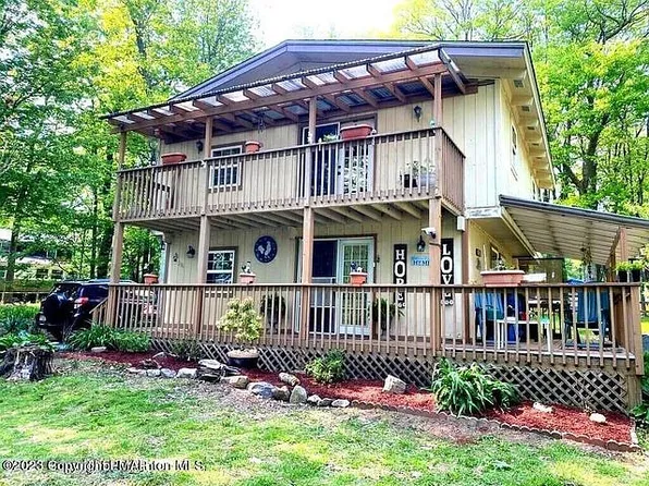 206 Palamino Pl, Tobyhanna, PA 18466