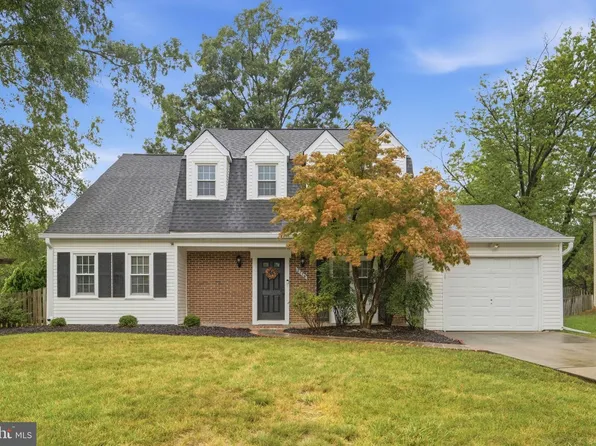 2116 Maleady Dr, Herndon, VA 20170