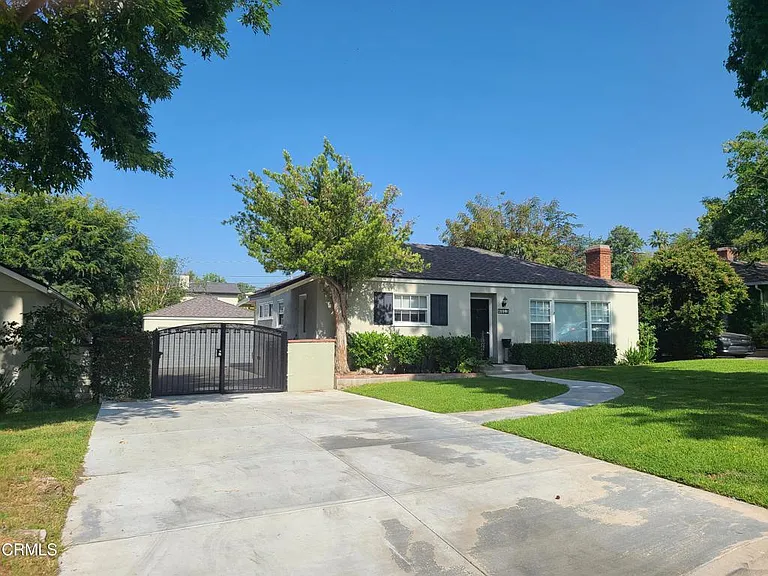 4913 Revlon Dr — Photo 1