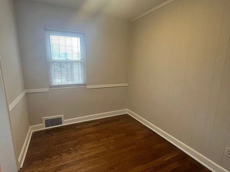 409 Laverne Ave — Photo 4