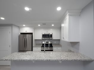 245 Elm St APT 104, Braintree, MA 02184