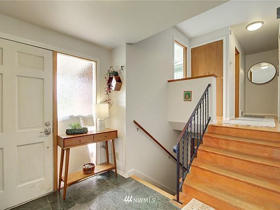 4th image of 6415 77th Pl NE