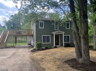 390 Edwards Rd, Parsippany, NJ 07054