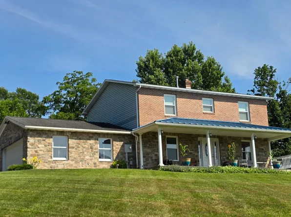 93 W Center St, Glen Rock, PA 17327