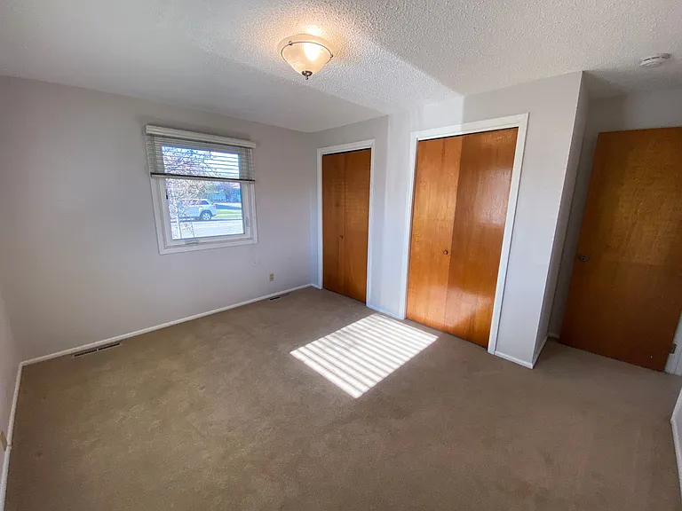 117 S 19th Ave — Photo 3