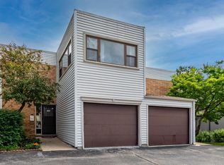 364 Oaktree Ct, Hoffman Estates, IL 60169