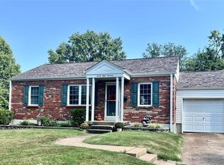 9800 Ravensbrook Dr, Saint Louis, MO 63123
