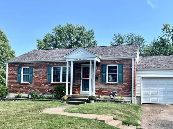 9800 Ravensbrook Dr, Saint Louis, MO 63123