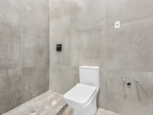 181 Court Street image 3 of 4