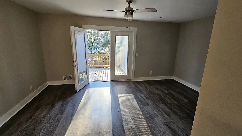2 bed, 1.5 bath, 975 sqft, $1,185 — Photo 4