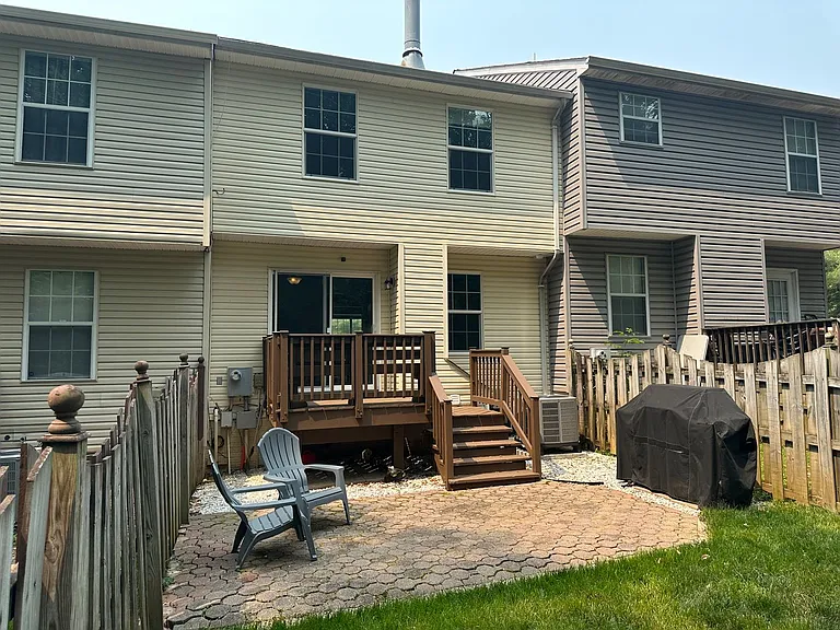 103 Staunton Ct — Photo 47