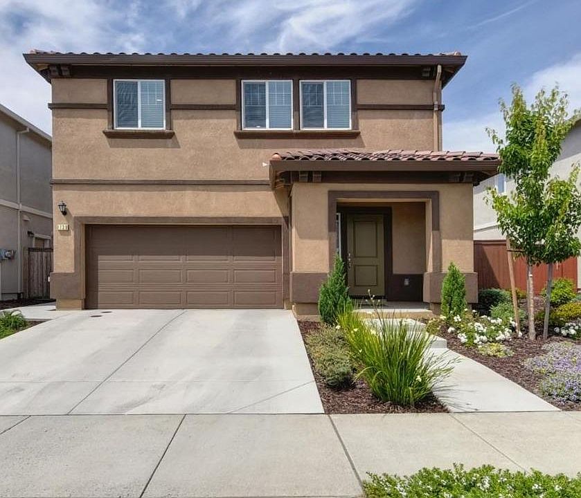 1st image of 1739 Red Alder Ave