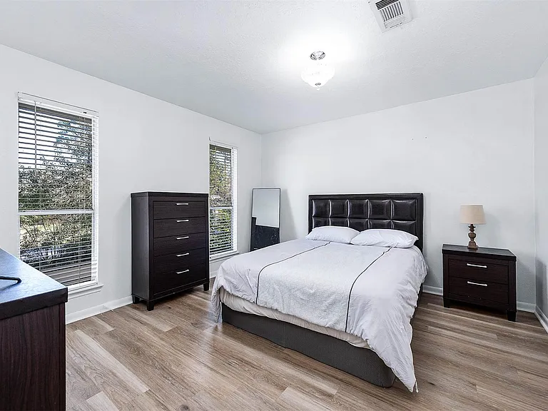 26715 Maplewood Dr — Photo 19