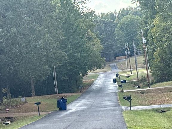 5th image of 2484 Oak Woods Dr E