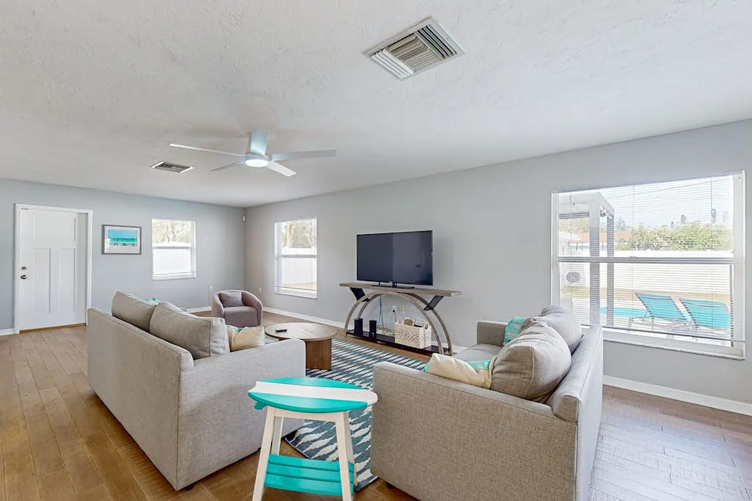 4 bed, 2.0 bath, 1700 sqft, $3,834 — Photo 3