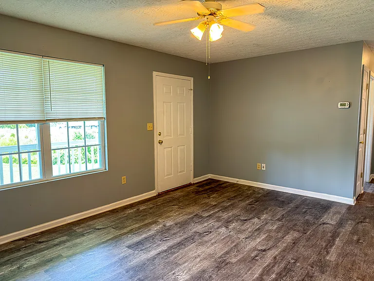 1430 S Main St #7 — Photo 4