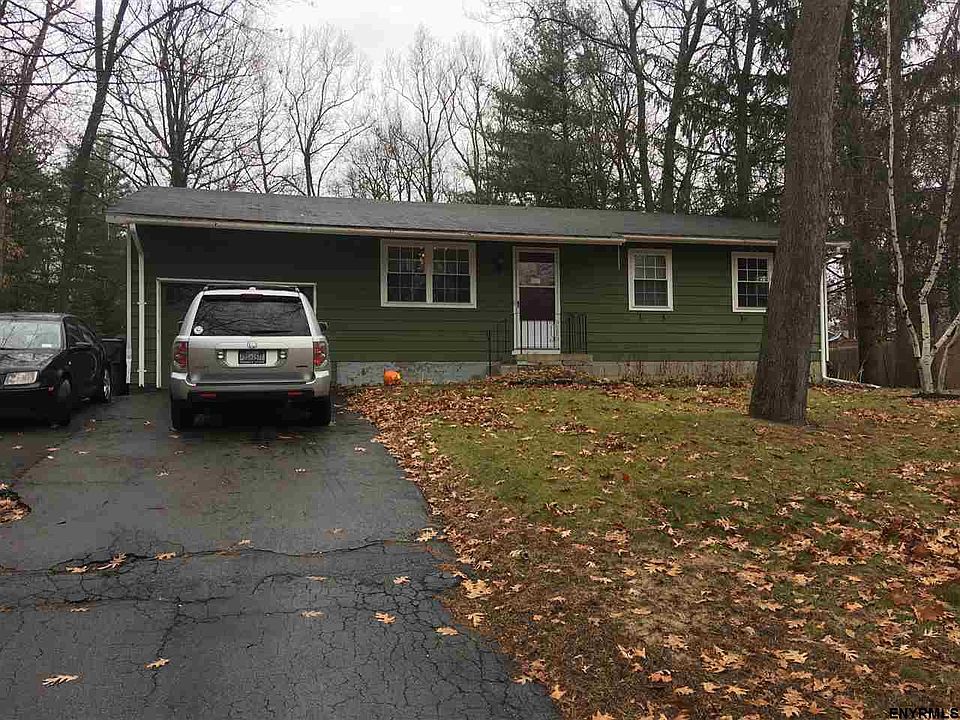 1st image of 74 Tamarack Trl