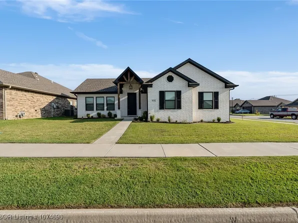 9121 Mayswood Pl, Fort Smith, AR 72916