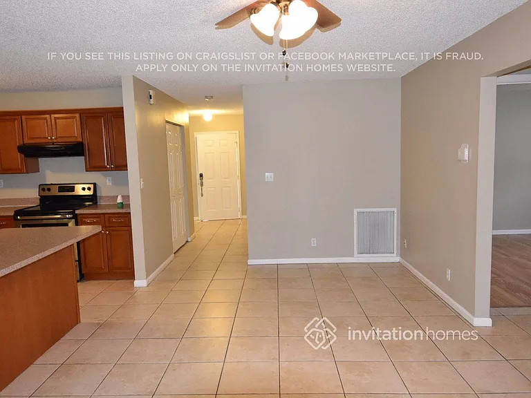 2634 Yarmouth Dr — Photo 4