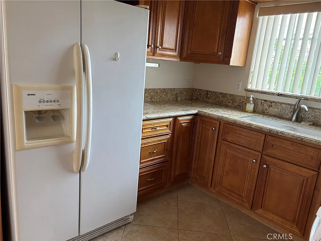 2 bed, 800 sqft, $2,700 — Photo 2