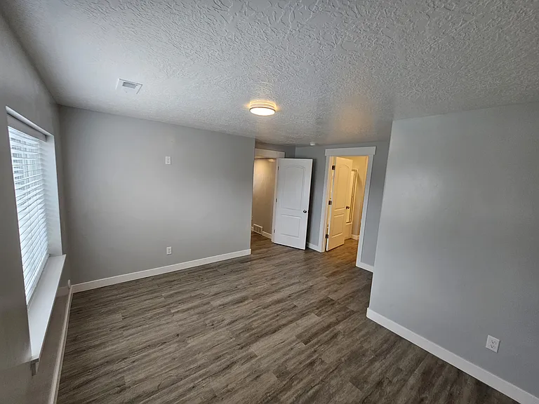 439 E Hill View Dr — Photo 75