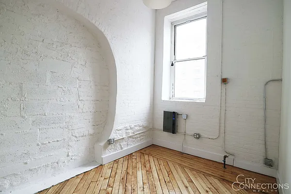 Rented by City Connections Realty | media 30