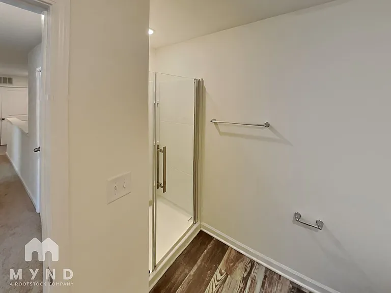 122B Fosters Glen Pl #B — Photo 15