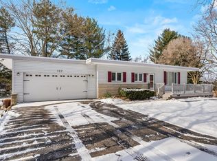 137 N Parkway Dr, Delaware, OH 43015