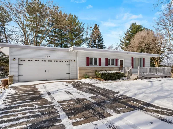 137 N Parkway Dr, Delaware, OH 43015