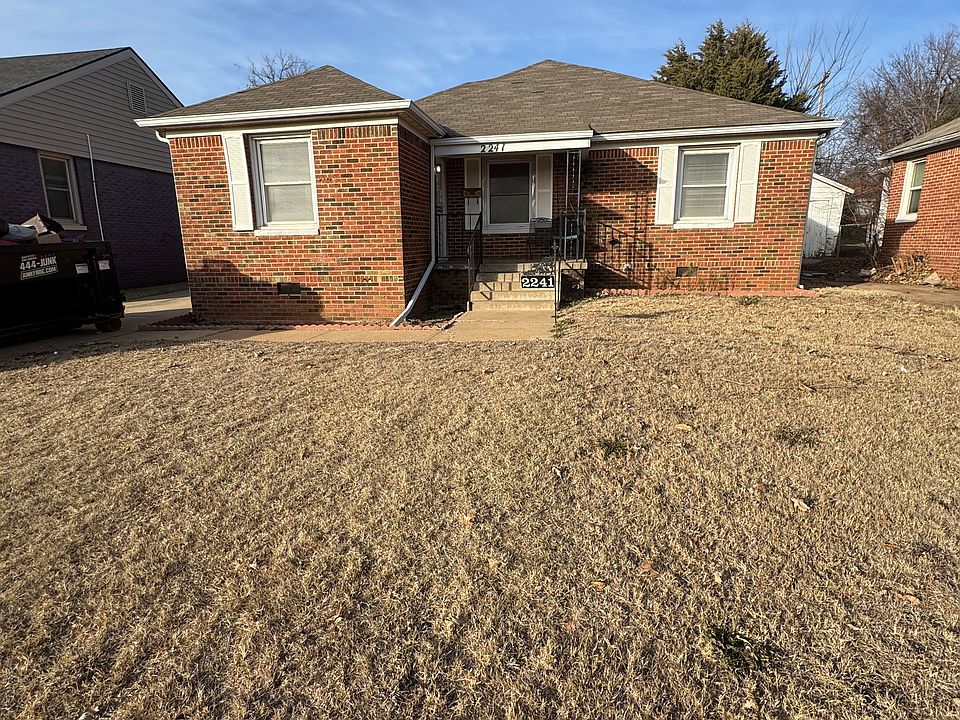 1st image of 2241 NE 19th St