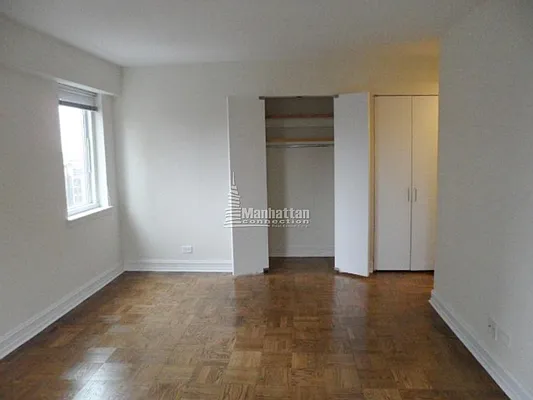 Rented by Manhattan Connection | media 12