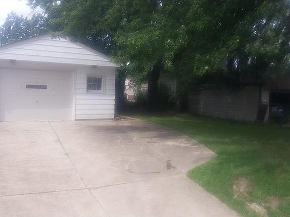 2nd image of 5412 E 132nd St